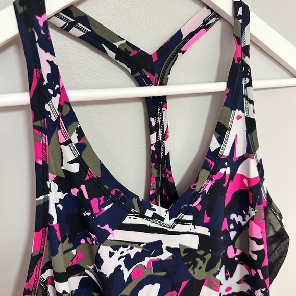 Lululemon Flowy Tank Size 8 - Picture 3 of 5